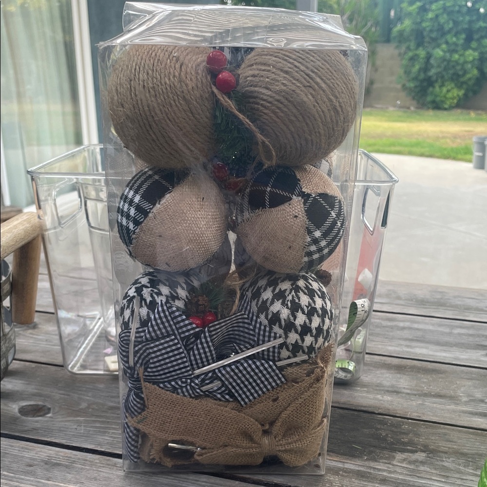 Source Unknown Burlap and Black Holiday Ornament Set